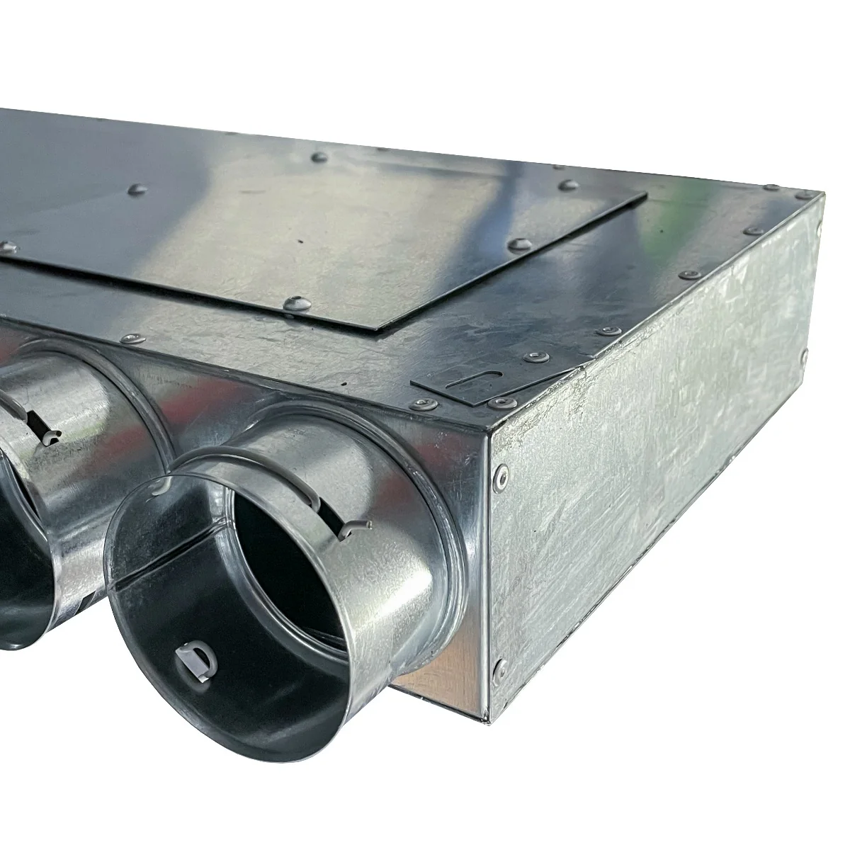 Quiet-Vent 75mm 12 Point Adjustable Top Entry Distribution box 150mm spigot - Image 3